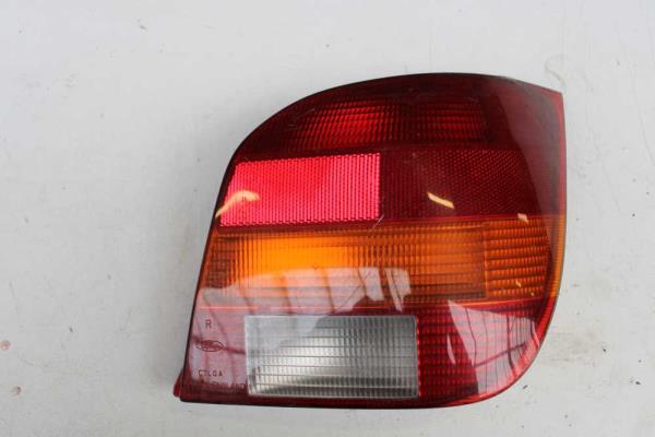 FEU ARRIERE DROIT FORD FIESTA 4/1989-10/1996 - Vue 1